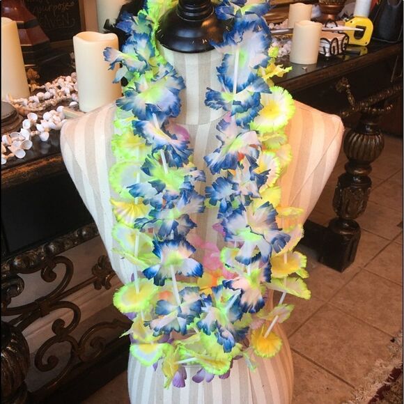 🎃 - HAWAIIAN LUAU Party Favors! - Picture 1 of 7